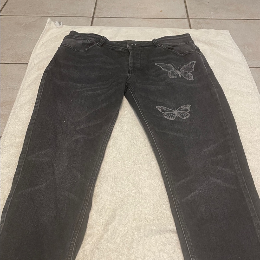 Chevignon Black Jeans with Butterflies - Picture 2 of 10